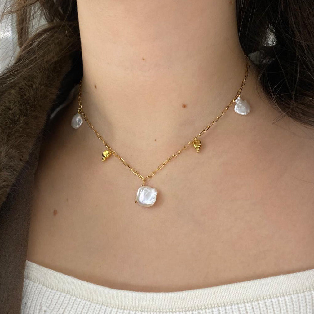 Colar Pearl Charm com Pedras Naturais